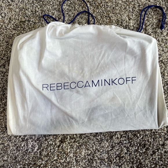 Clutch - Picture 2 of 4